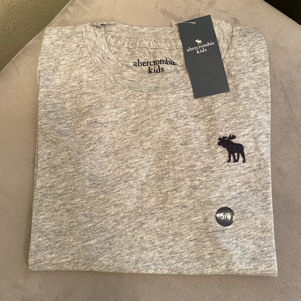 New kids Abercrombie & Fitch shirt